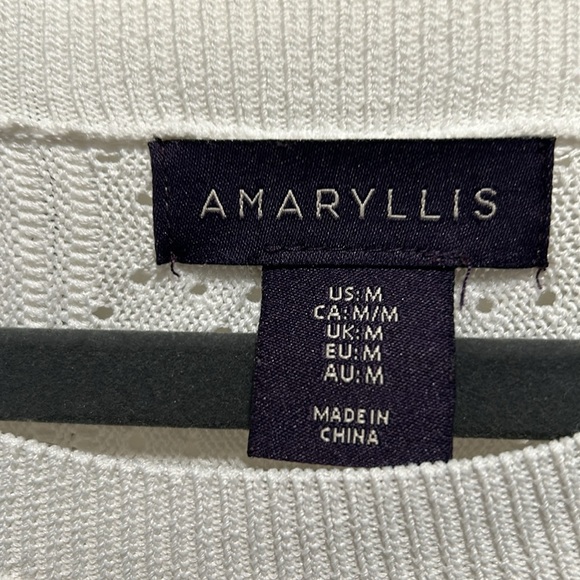 Amaryllis, size M, with bell sleeves - Picture 3 of 13